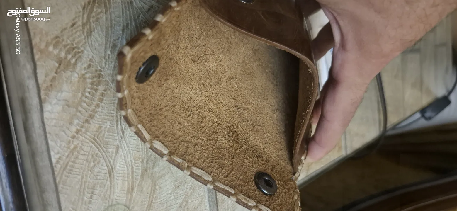 محفظة ايطالي صنع يدوي HandMade جلد طبيعي صافي اصلي من الداخل والخارج (جديدة)  حجمها ممتاز مناسب لاي