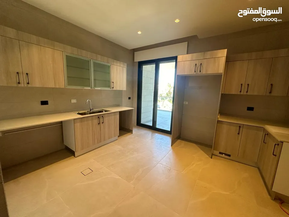 شقة غير مفروشة للايجار في الدوار الرابع ( Property 38214 )-175064072