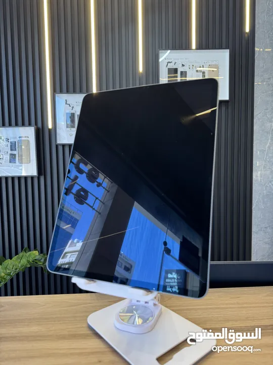 Pad Pro 12.9 2021 iPad Pro M1 512GB iPad Pro بطارية 92% iPad Pro واي فاي فقط iPad شاشة Mini LED iPad