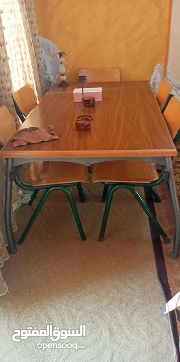 طاولة طعام من خمس كراسي