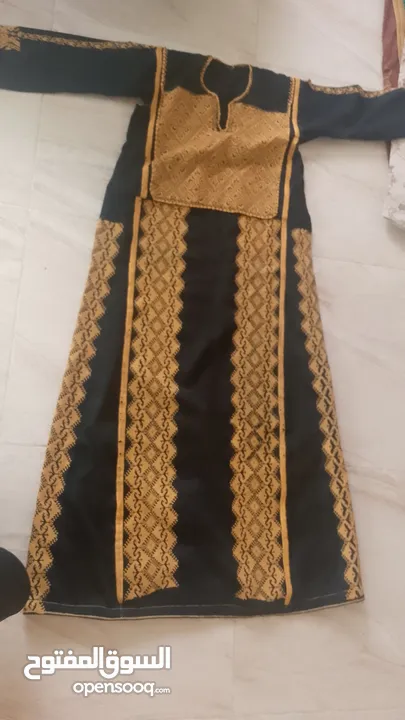 ثياب تطريز يدوي