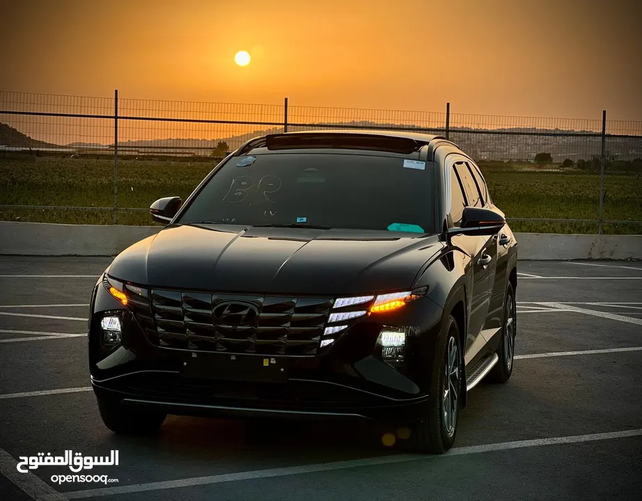 هونداي توسان/2022 فل الفل فتحة سقف بانوراما  2x4 ///240Hp بنزين + كهرباء  ( Haybrid) 1600cc