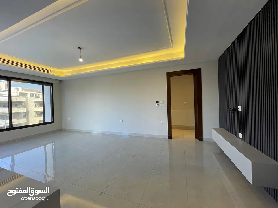 شقة غير مفروشة للإيجار في دير غبار  ( Property 39216 ) سنوي فقط