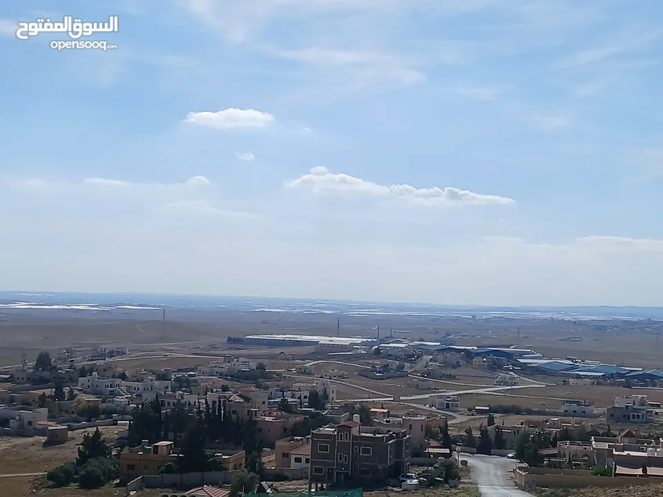 أرض مميزة في الموقر (مطل الحاتمية)