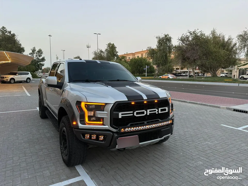 للبيع فورد رابتر بانوراما RAPTOR خليجي (مواصفات عالية جداً ) رقم واحد أربع ابواب  موديل 2017