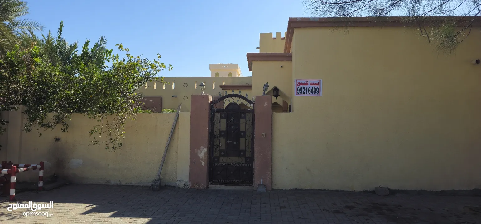 بيت للبيع في صحار الطريف خلف المطعم الافغاني