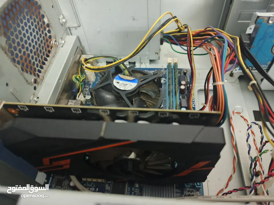 كمبيوتر للبيع