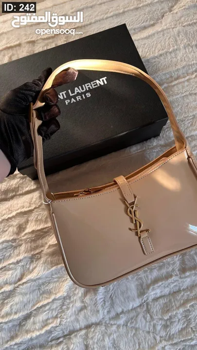 مجموعة متنوعة من الشنط والكزادين الجديدة