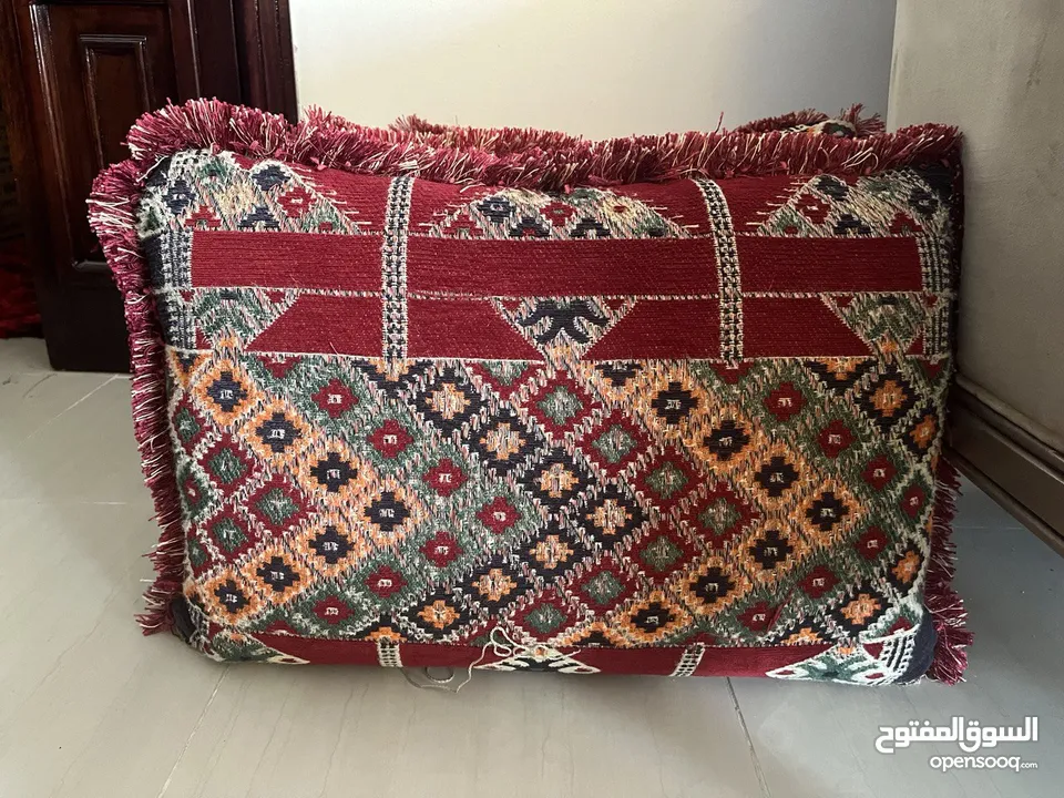 Pillows for Arabic sofa ... مخدات المجلس العربي