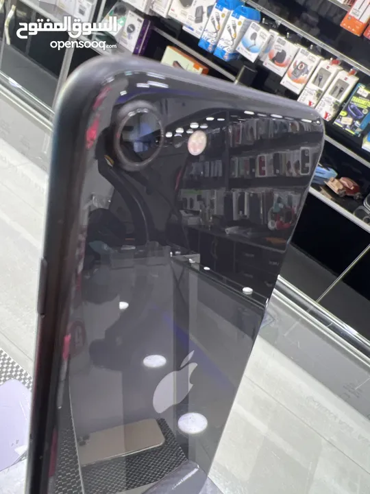 Used iPhone SE 2020 (128 GB) ايفون مستعمل بحالة ممتازة  مغيرله بطارية جديدة فقط لا غير  كفالة محل 14