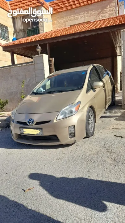 تويوتا بريوس للبيع