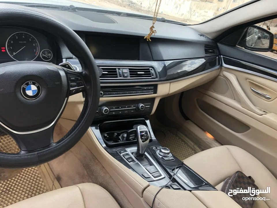 للبيع أو البدل ب ( id6)  BMW 528i gold