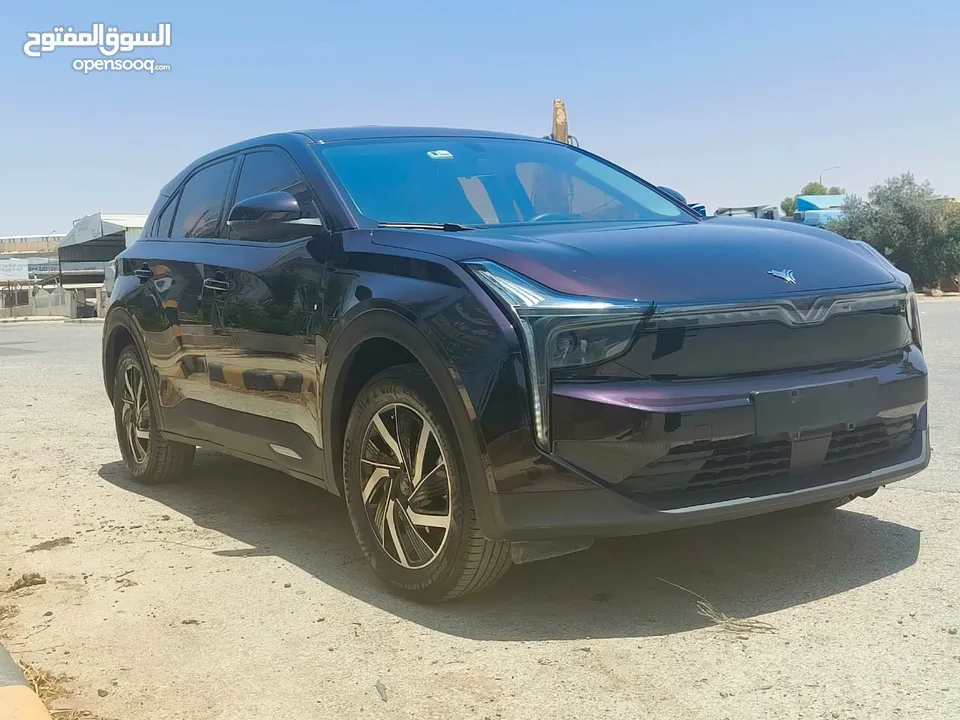نيتا يو برو 2022 لون باذنجاني حره