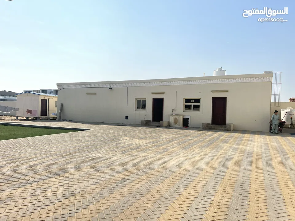 يمتنع المكاتب العقارية بيت للايجار  مواطن فقط منطقة الجرينه 75،000درهم  غرفتين وصاله ومطبخ