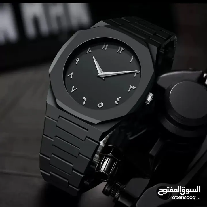 ساعة حديثة متطورة