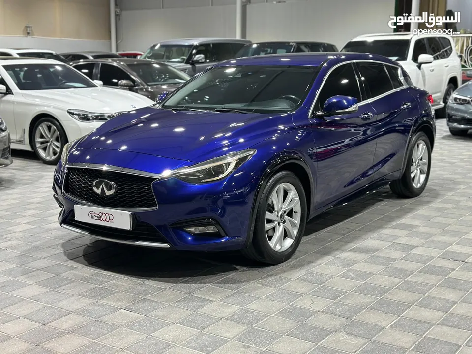 Infiniti Q30