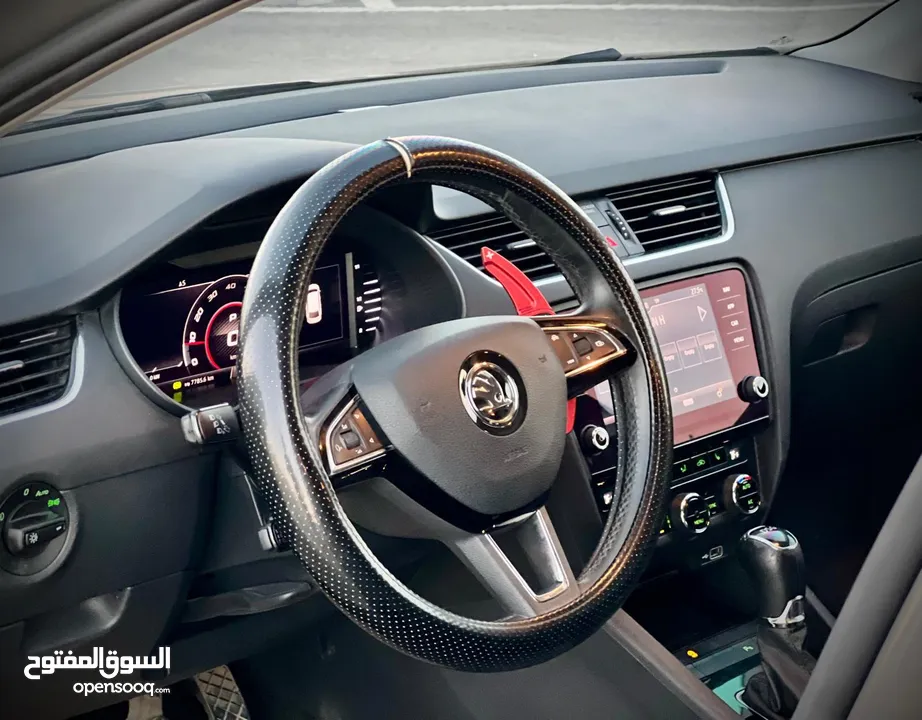 سكودا اكتافيا ستيشن 2019/اتوماتيك ماتور 2000 ديزل فل الفل  فتحة سقف بانوراما