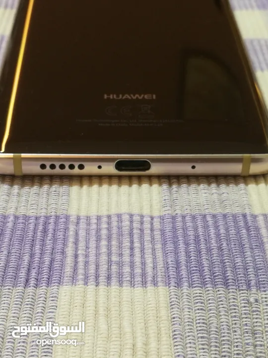 Huawei Mate 10 phone in excellent condition, like new, with screen protection