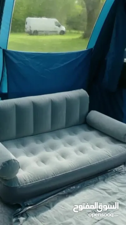 هذا كرسي قابل للنفخ يمكن استخدامه كسرير مفرد. This inflatable chair can be used as a single bed.