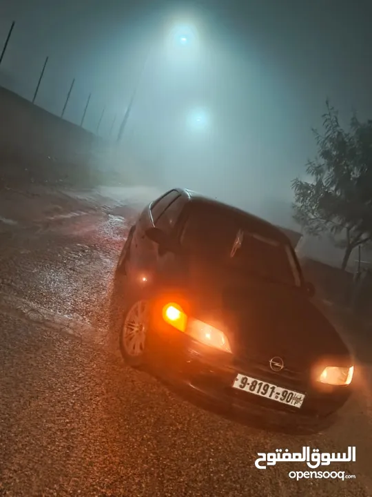 اوبل فكترا موديل 2002 نظيفه