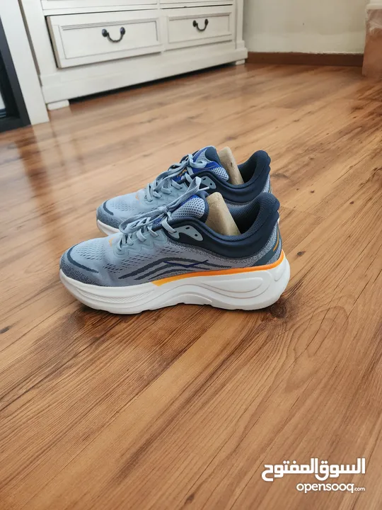 افضل بوت رياضة اصلي هوكا جديد بالكرتونة كليفتون 10 best sport shoe hoka clifton 10 new in cartoon