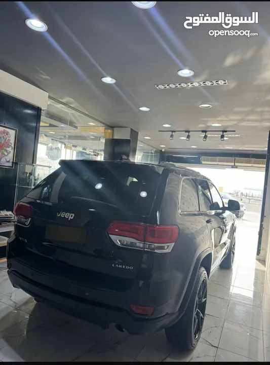 Jeep grand Cherokee 2017 GCC OMAN CAR IN VERY GOOD CONDITION