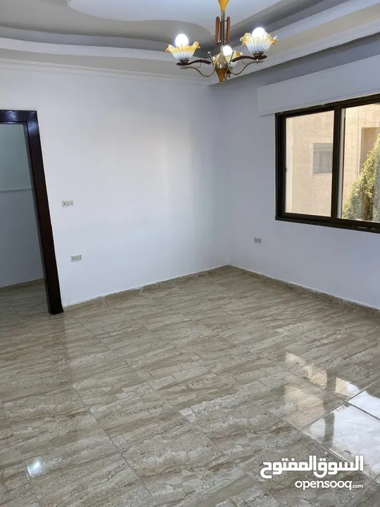 شقه ديلوكس موقع مميز للايجار إطلاله مستشفى راهبات الورديه