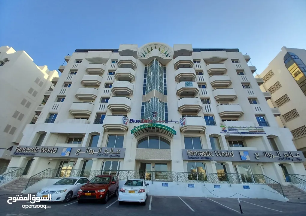 2 BR Spacious Apartment in Al Khuwair – Service Road