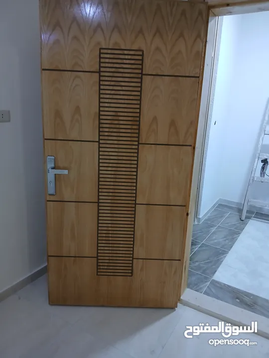 كافه عمال الدهانات وديكورات عزل رطوبه الون  رش حبيبات رش حديد رش بواب دقه بل عمل تسليم هندسه  الموعد
