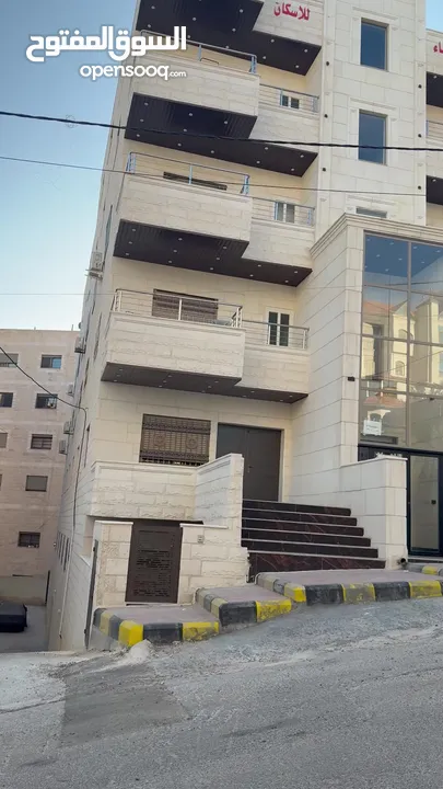 شقة شبه ارضية للبيع في طبربور للبيع كاش او اقساط