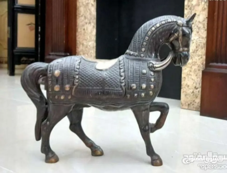 جميل جدا  من البرونز حصان فارسي ثقيل شغل ونقش يدوي قطعه قديمه فاخرة جدا