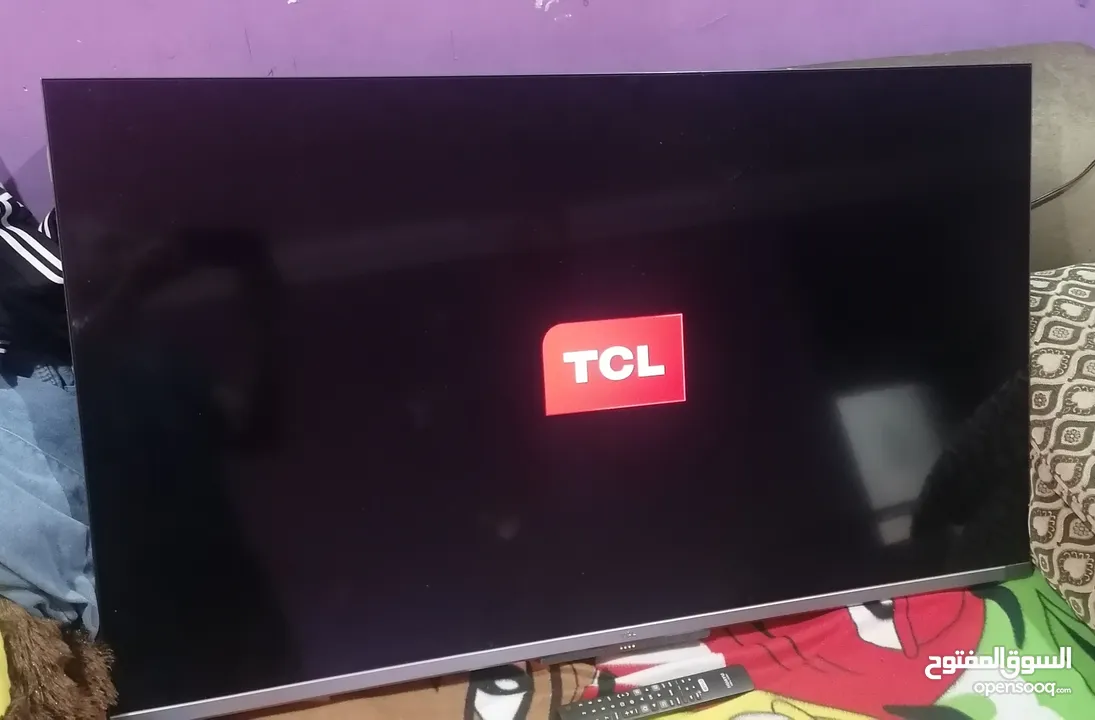 TCL 50 inches smart with original remote and stand