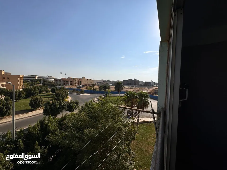 شقة للبيع بمدينة الشروق ميدان الجامعه الفرنسيه