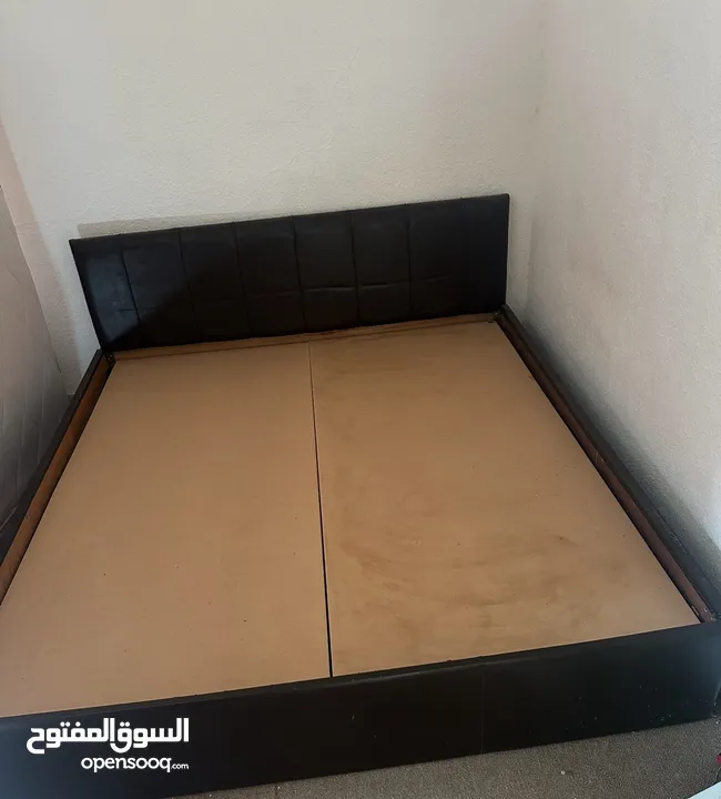 تخت 2 متر * 180 سم  ممتاز