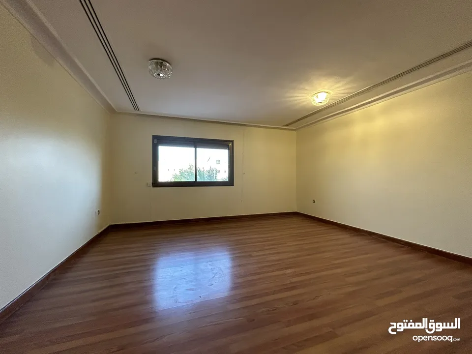 Floor for rent in Mishref 400 sq meter