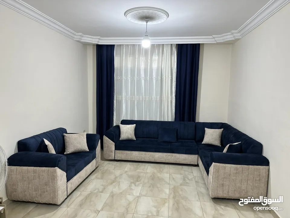طقم كورنر مستعمل اشي بسيط بحالة الوكالة للبيع