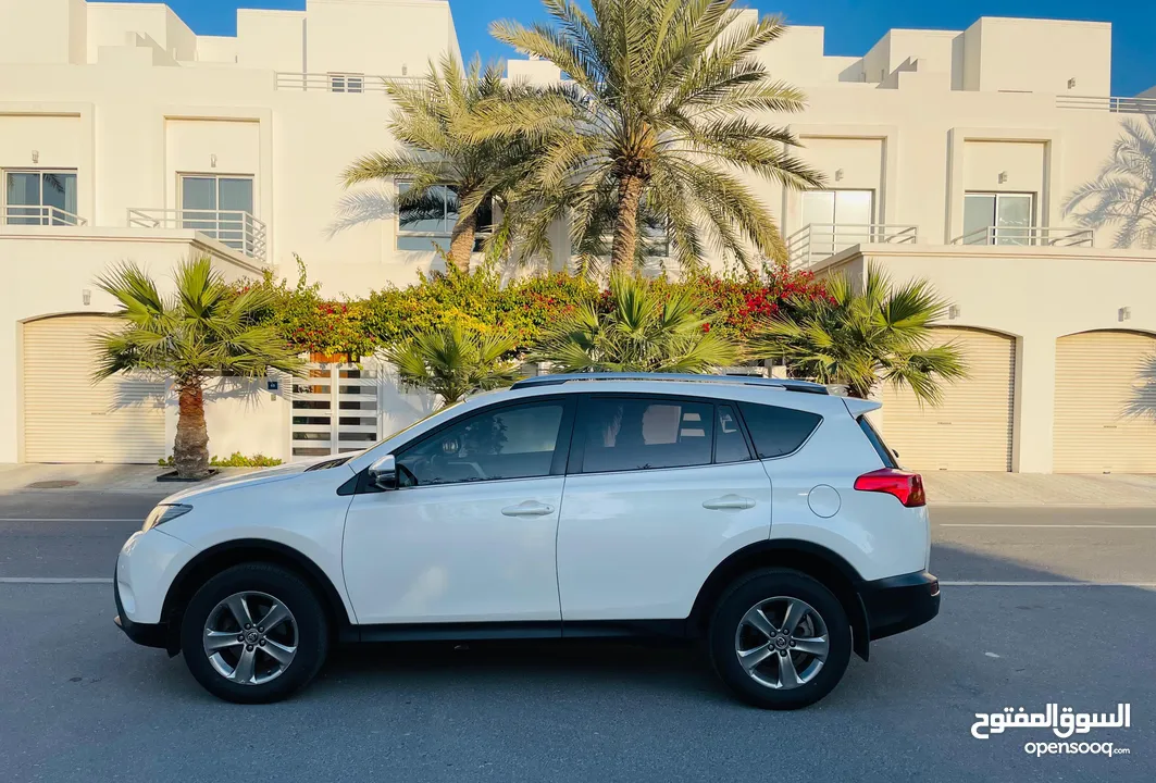 *TOYOTA Rav4* *Agency Bahrain*  *Model -  2015* *Km - 169k km* Engine -  2.4 Color – White  *Passing