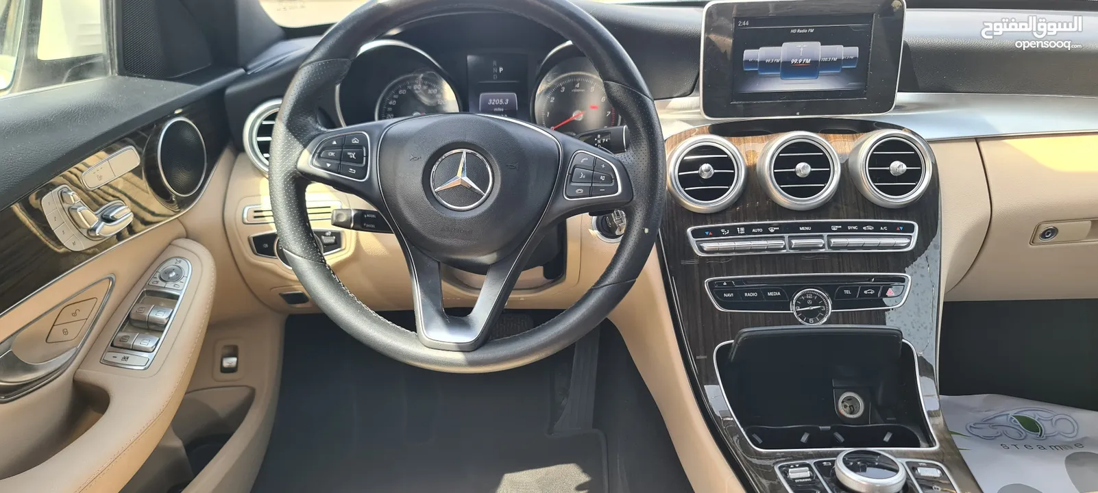 مرسيدس بنز C300 AMG موديل 2018 بحالة ممتازة