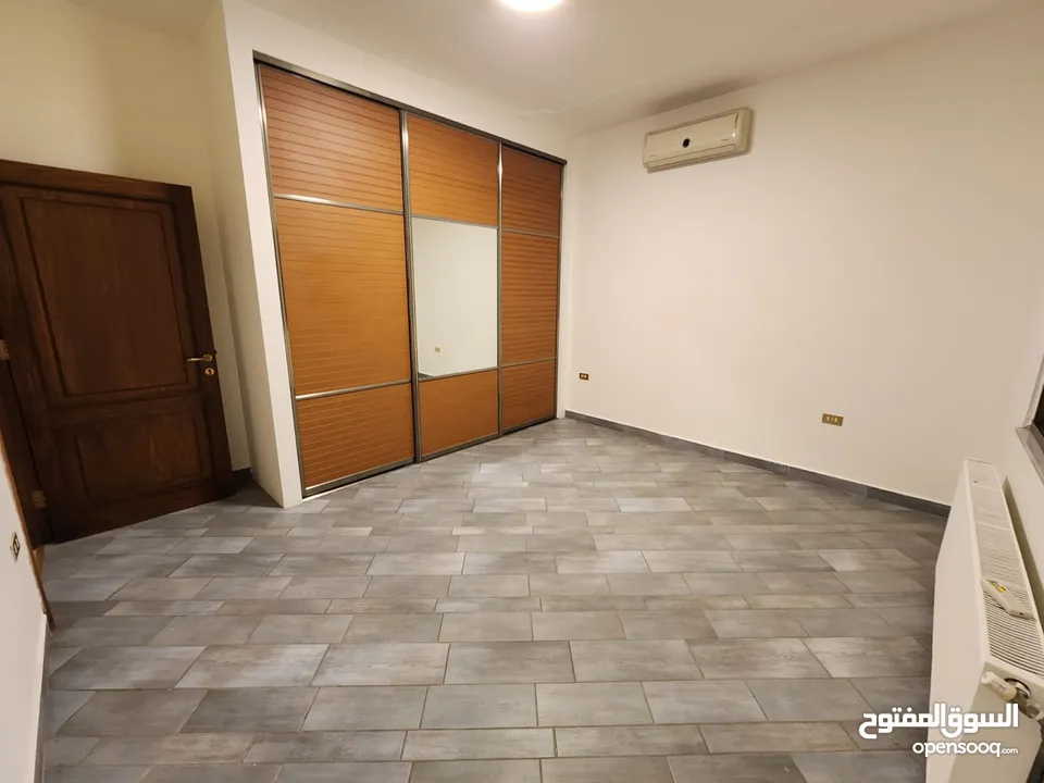 شقة فارغة للبيع في عبدون - ref : 14554