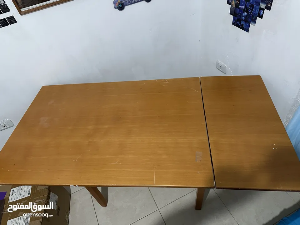 طاولة خشب متينة بتصميم أنيق جدًا بسعر لقطة