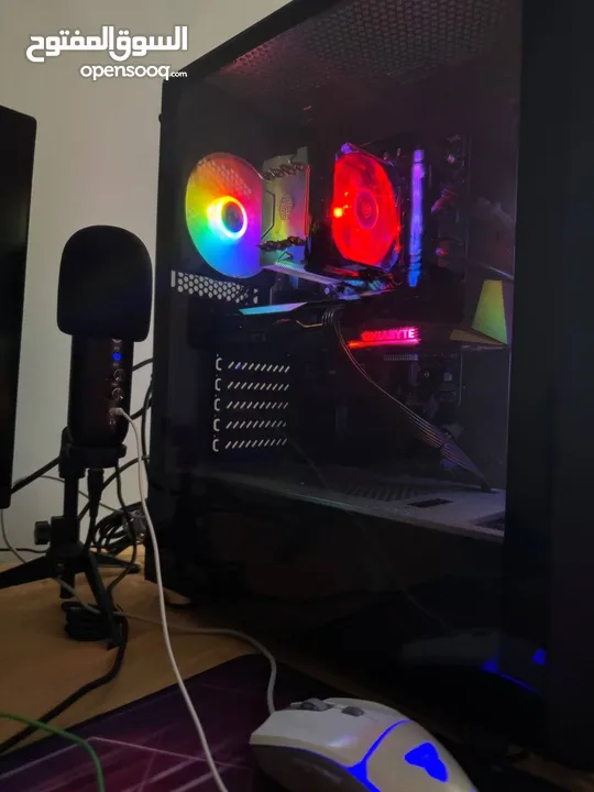 GAMING COMPUTER FOR SALE (full set up) with monitor and mic