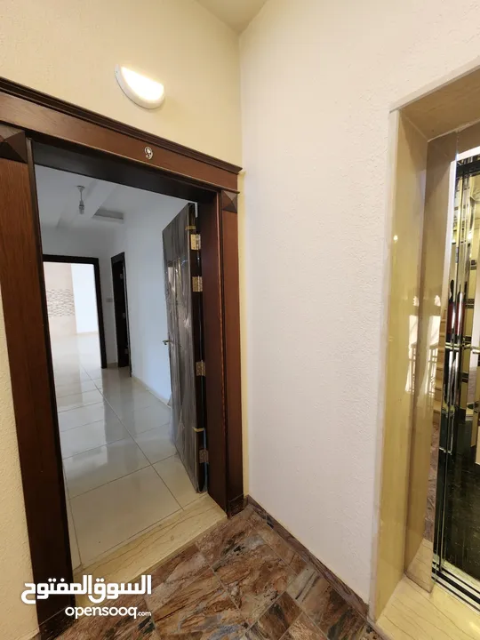 شقة فارغة للبيع في منطقة الجبيهة - REF: 14630