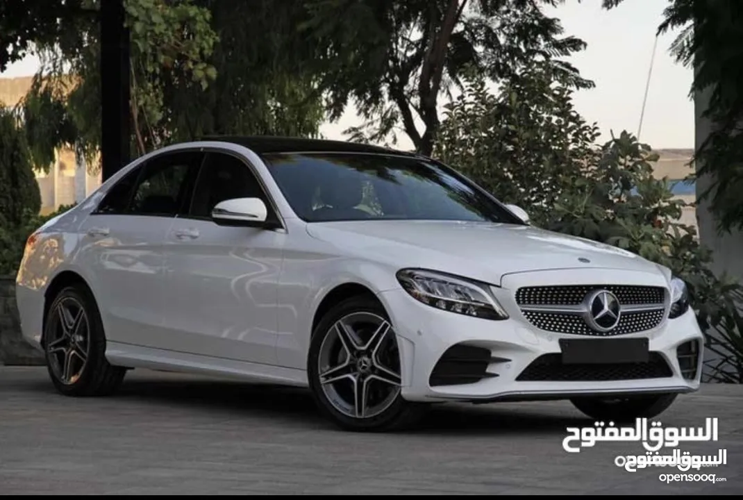 Mercedes Benz C200 2019 AMG kit    بحالة الوكالة عداد 17 الف كم فقط من المالك بسعر 35900