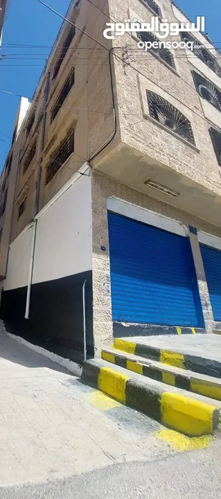 عمارة تجارية للبيع 8 شقق و 3 مخازن