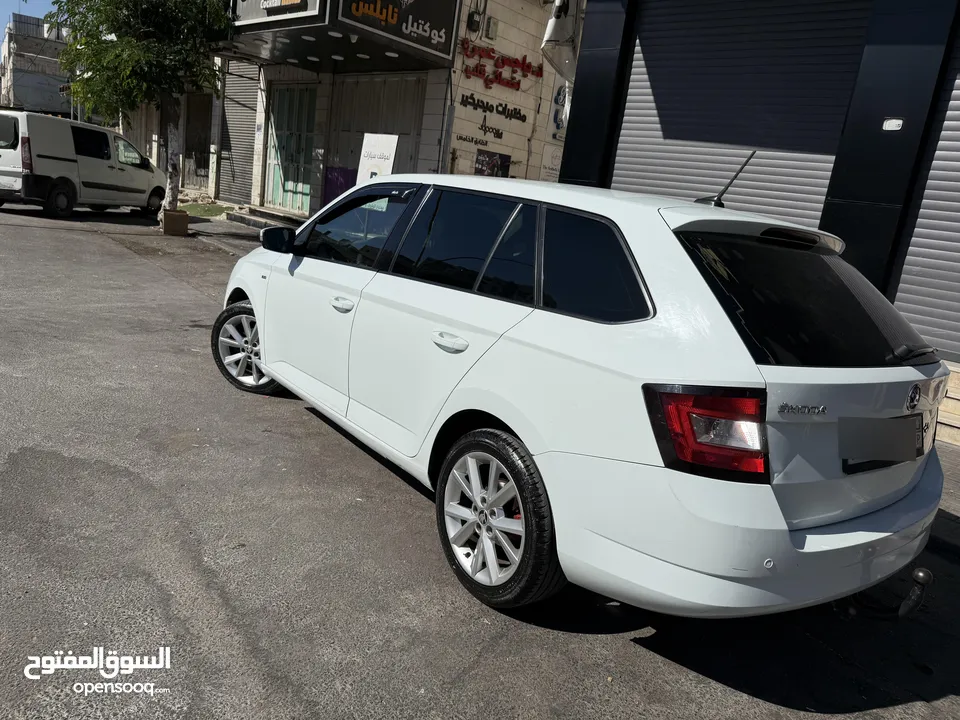 Byسكودا فابيا