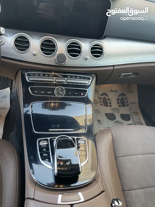 Mercedes-Benz/ E220 مرسيدس