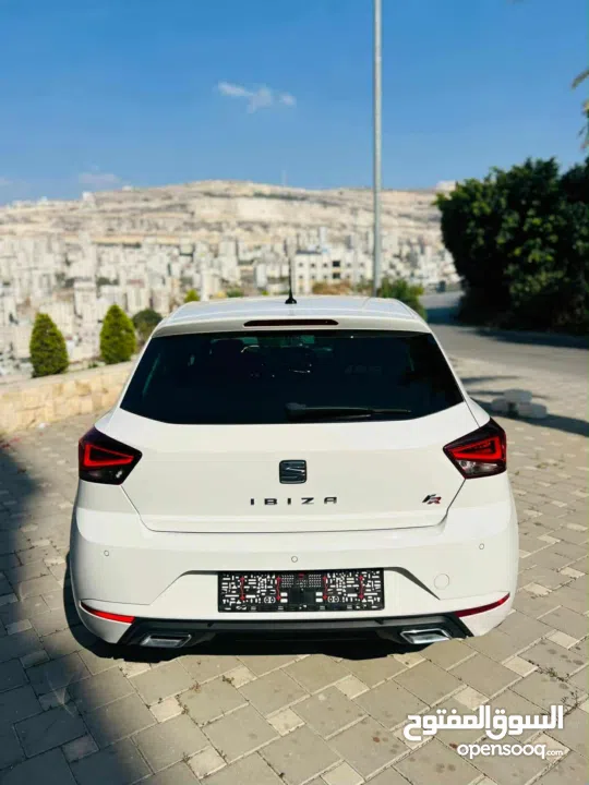 اذا مش حبة مميزة ما تركبها.  SEAT Ibiza FR 2022 بحالة الوكالة دهان شركة مميزة بكل تفاصيلها حبة مخازن