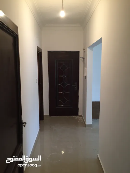 شقة سكن أ ضاحية الامير علي طريق المطار بجانب مدارس بيت المقدس 130 متر مربع طابق 2