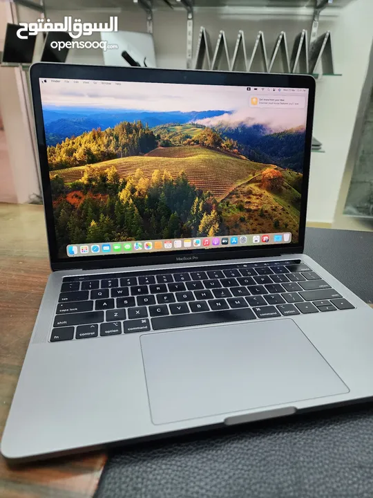 MacBook Pro 2019 core i7 Processor touch bar ratina display