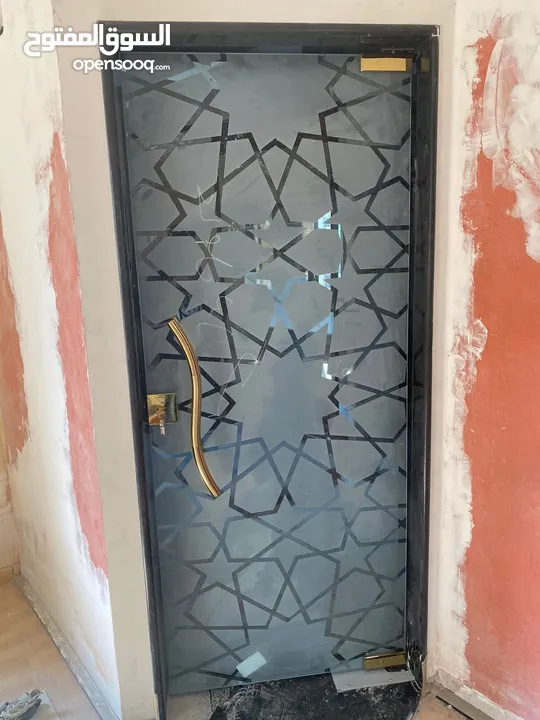 زين للزجاج والمرايا والسيكوريت